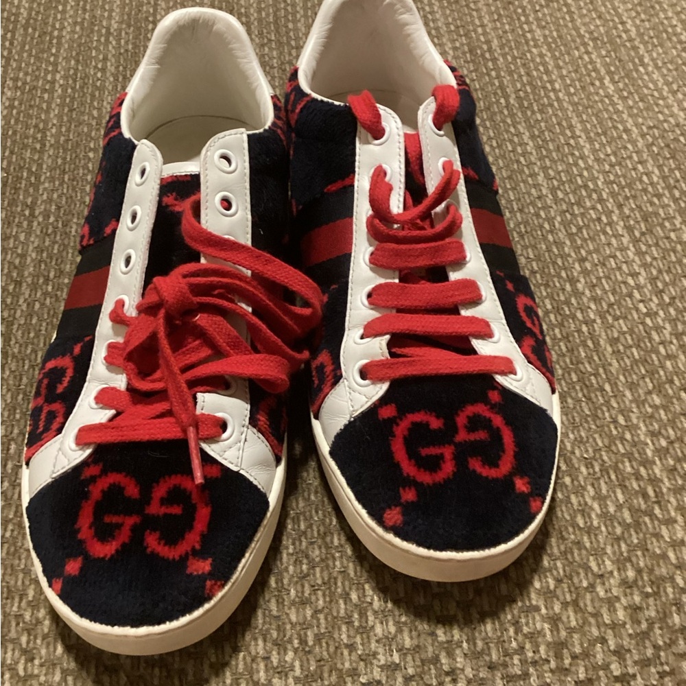 Gucci Navy and Red Patterned Sneakers